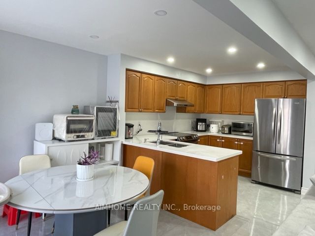 98 Edward Jeffreys Ave