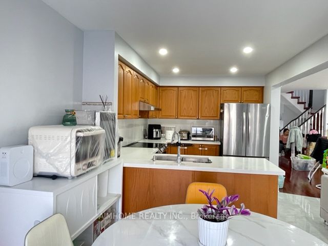 98 Edward Jeffreys Ave