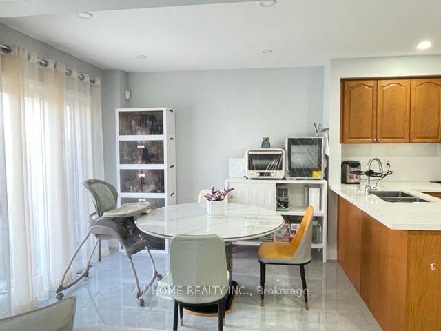 98 Edward Jeffreys Ave