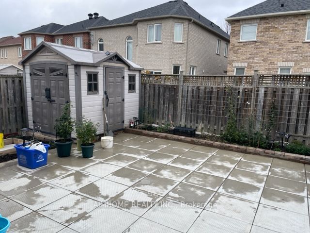 98 Edward Jeffreys Ave