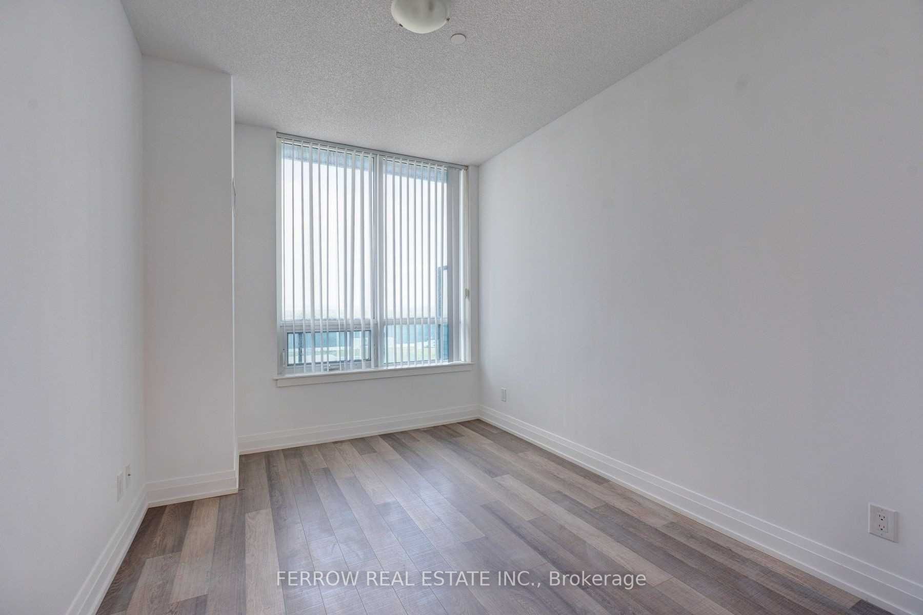 7165 Yonge St, #801