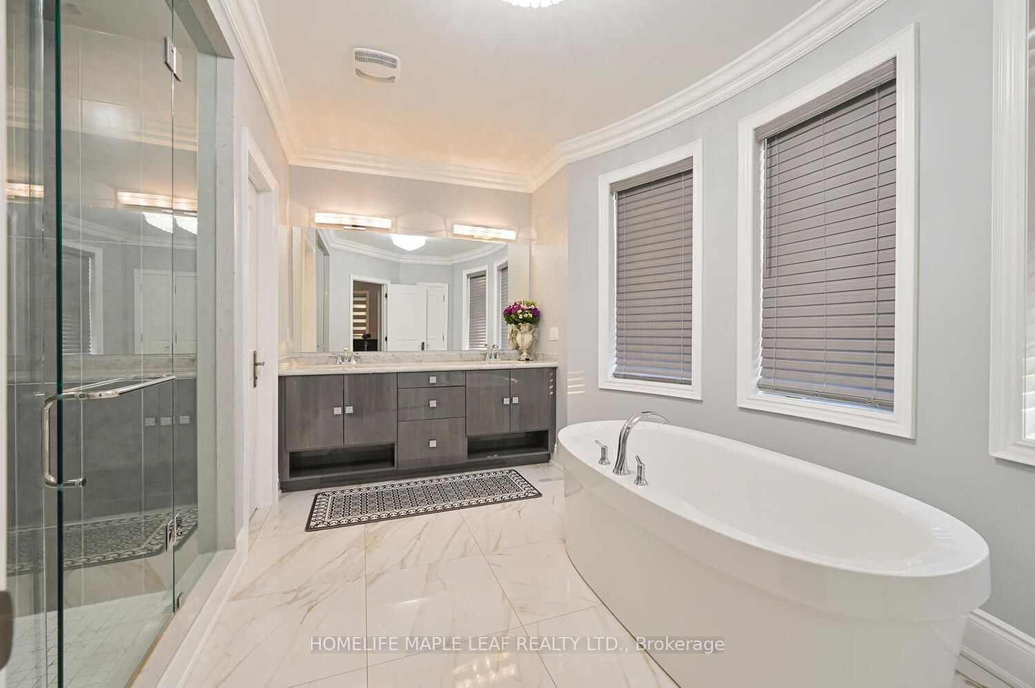 378 Woodgate Pines Dr S