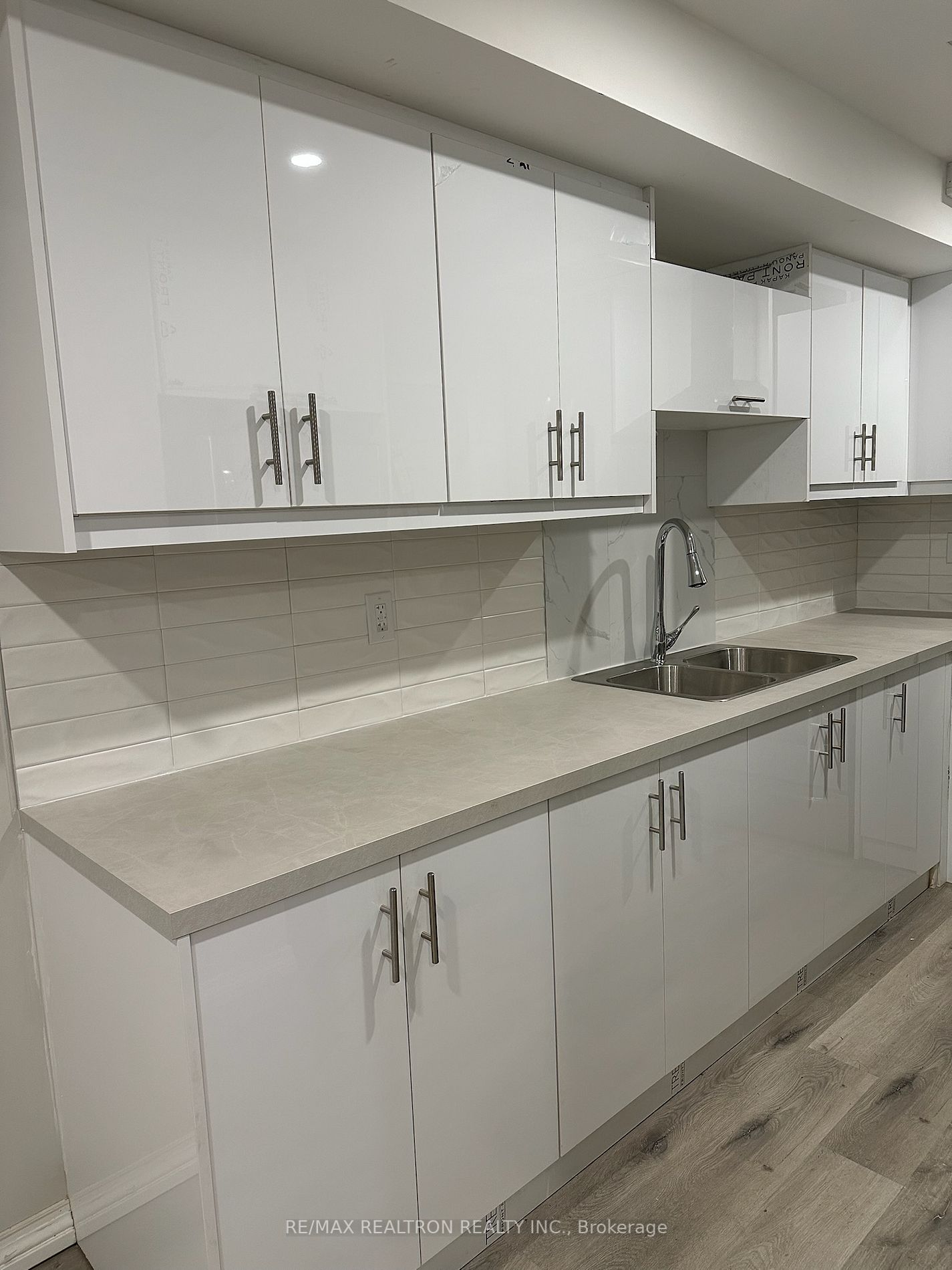 2192 Richard St