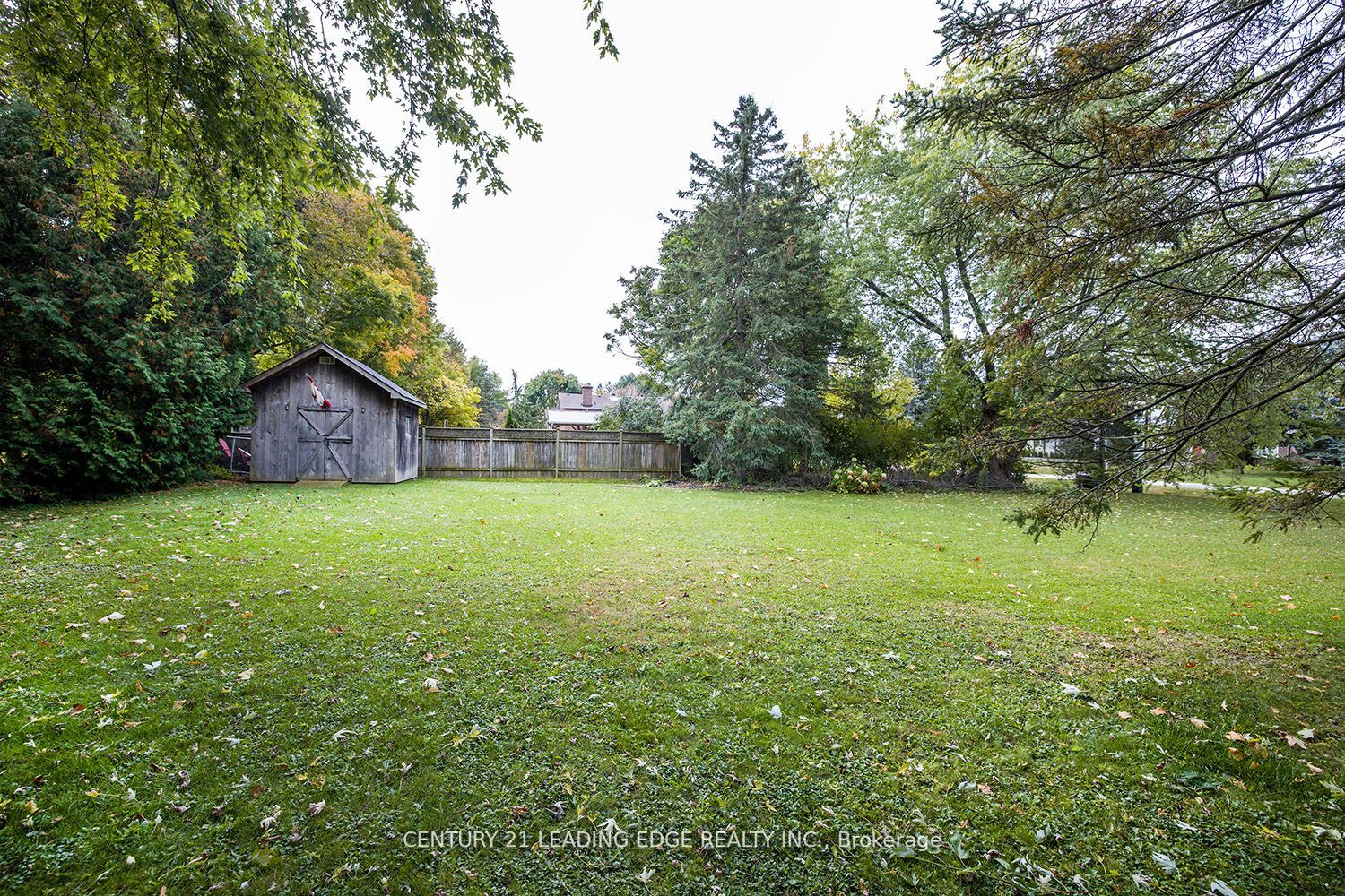 11 Thornbay Dr