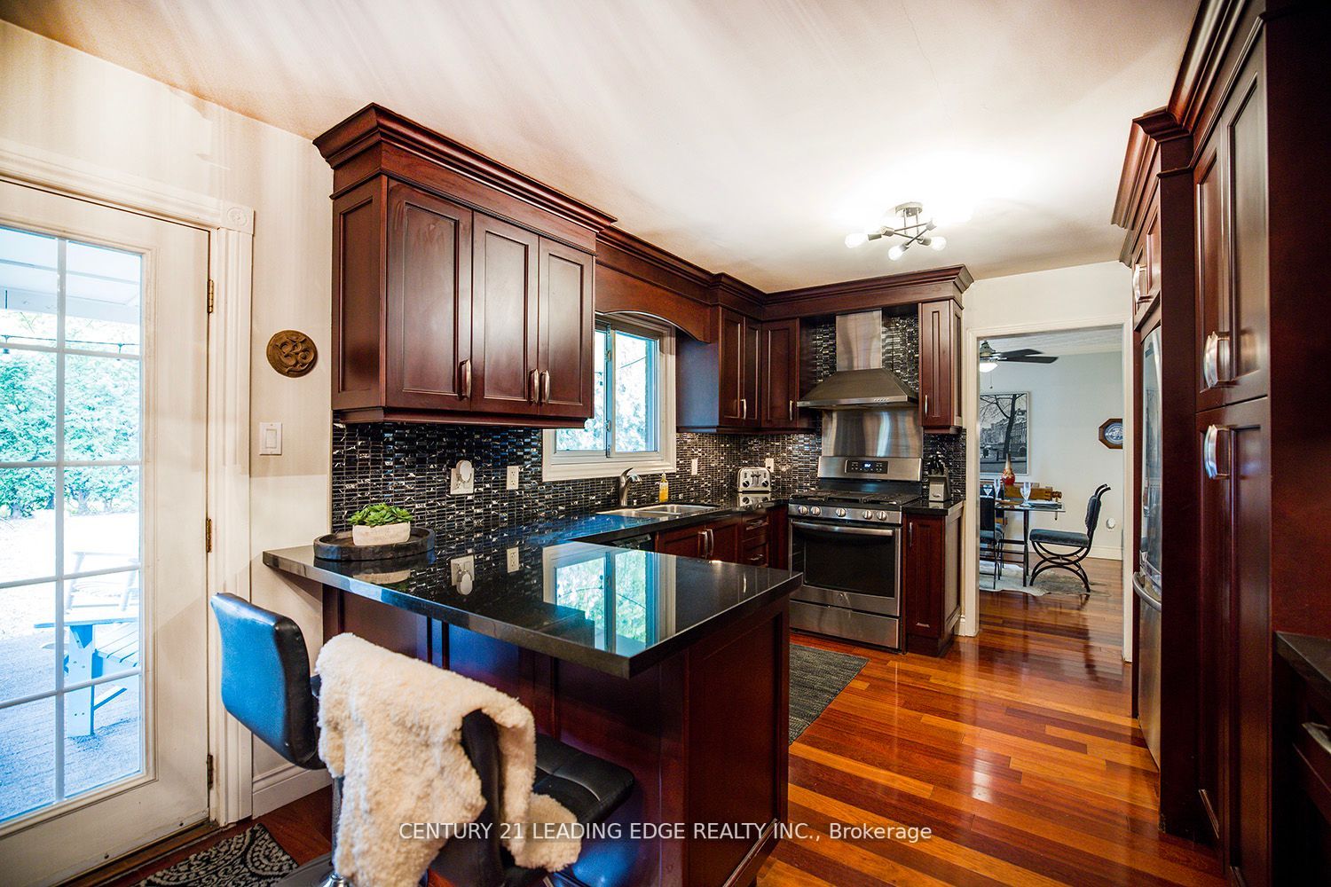 11 Thornbay Dr