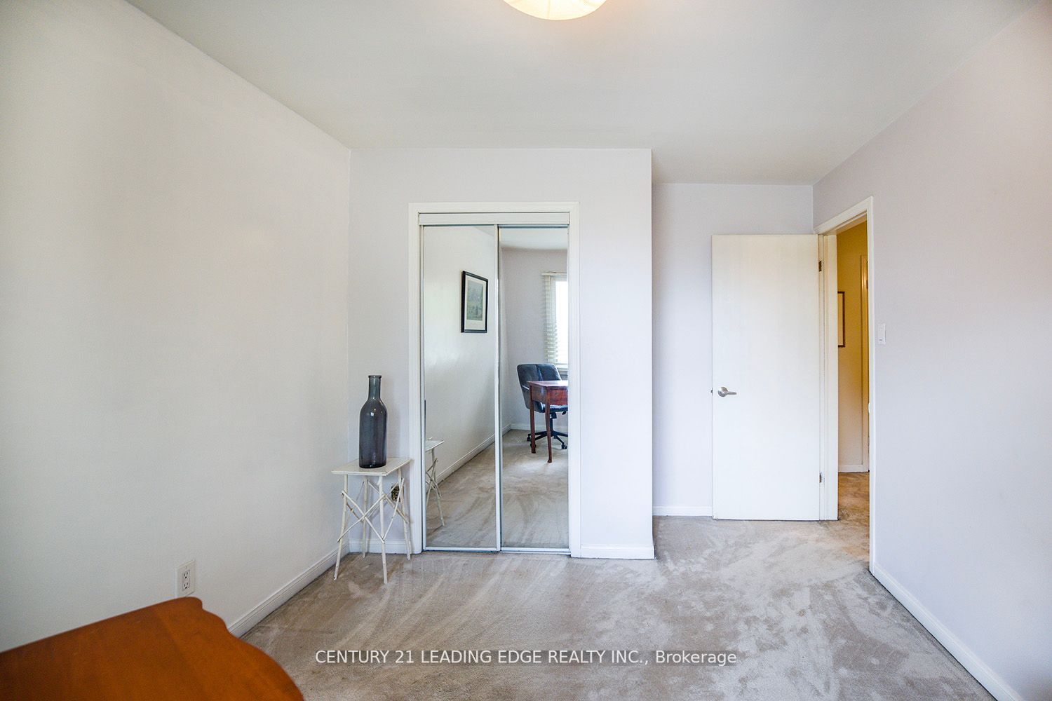 11 Thornbay Dr