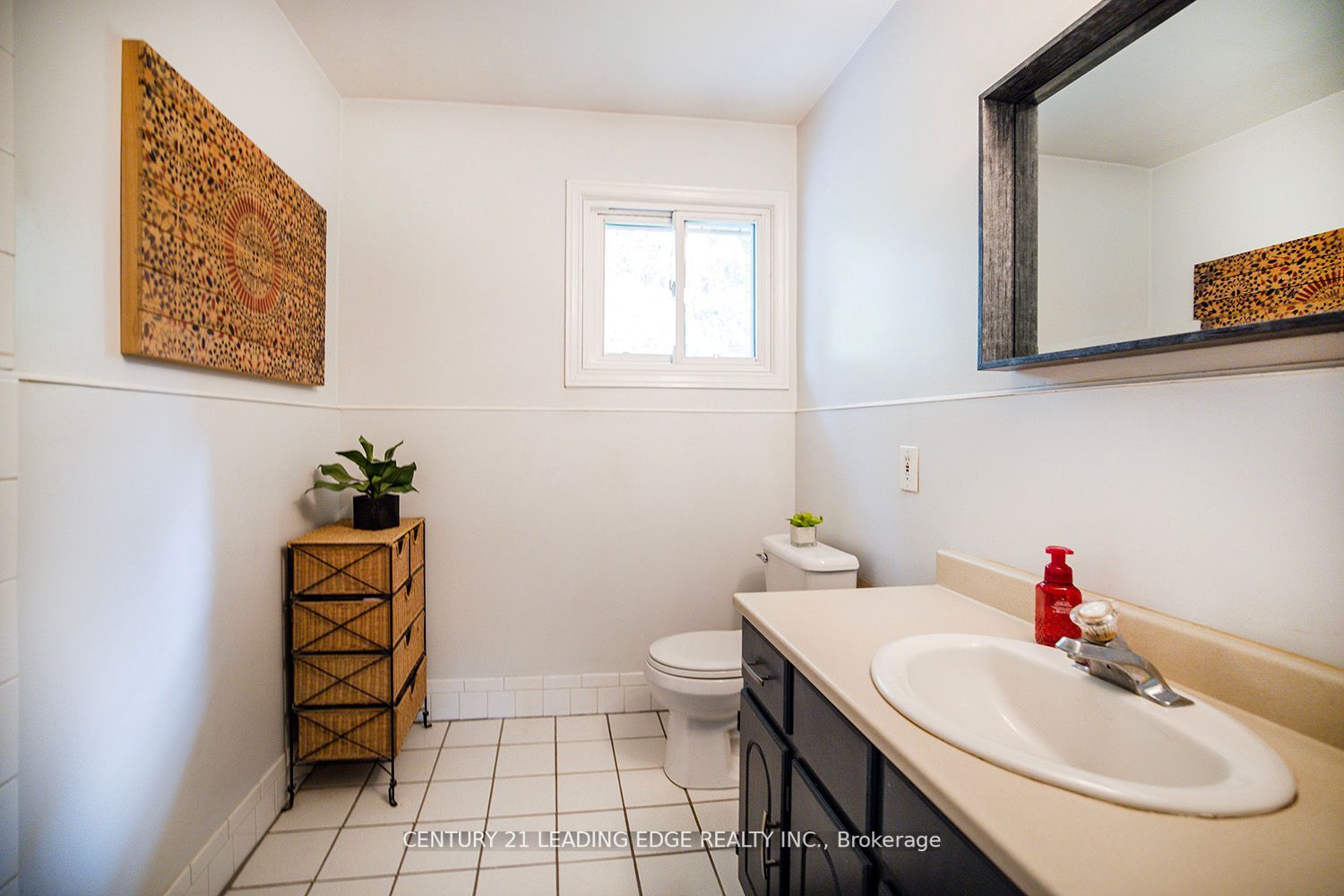 11 Thornbay Dr
