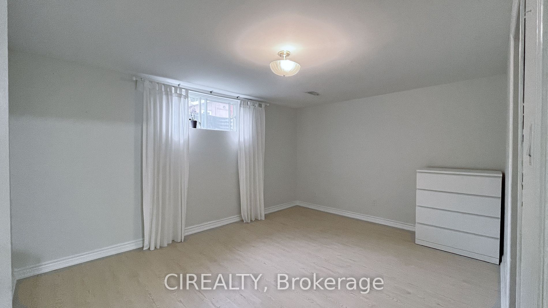 71 Findhorn Cres, #Lower
