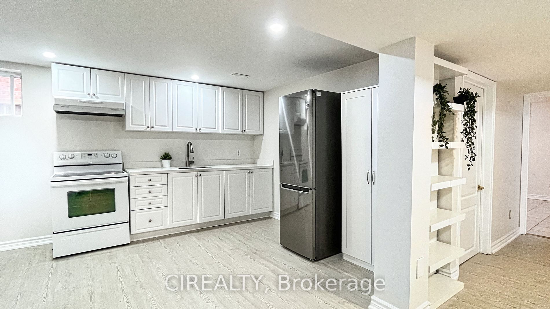 71 Findhorn Cres, #Lower