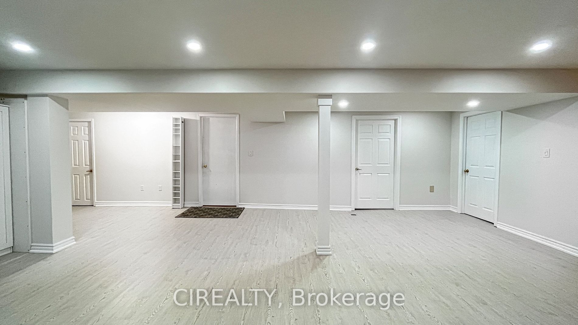 71 Findhorn Cres, #Lower