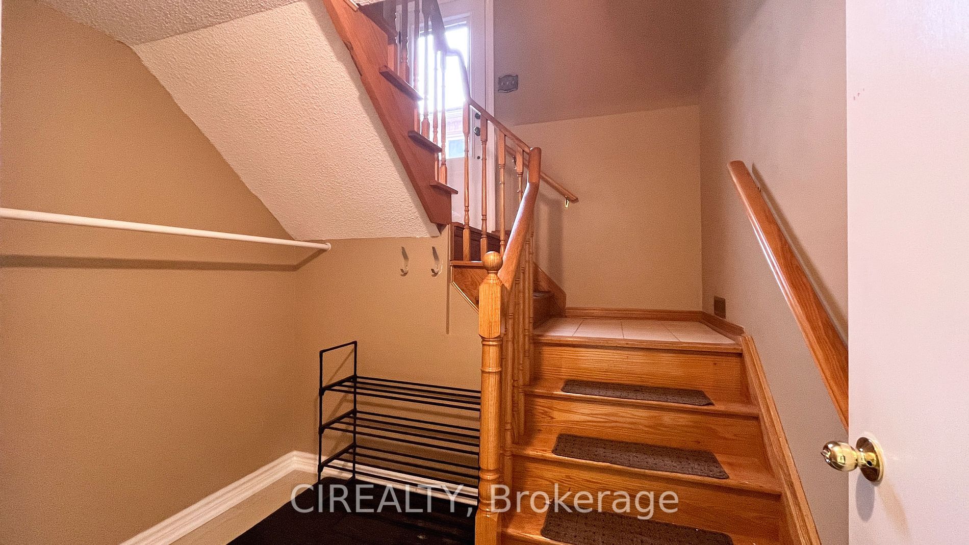 71 Findhorn Cres, #Lower