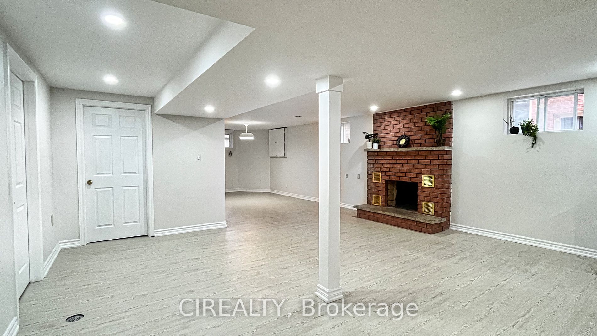 71 Findhorn Cres, #Lower