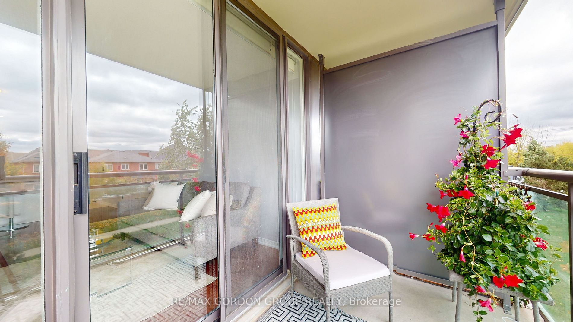 310 Red Maple Rd, #217