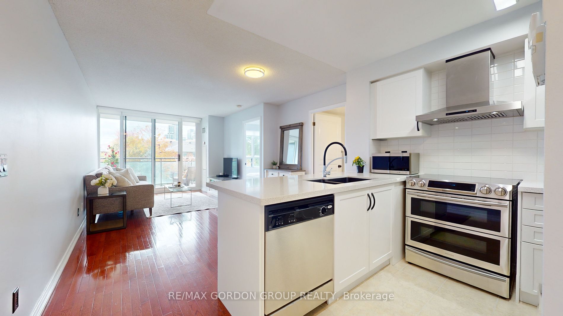 310 Red Maple Rd, #217