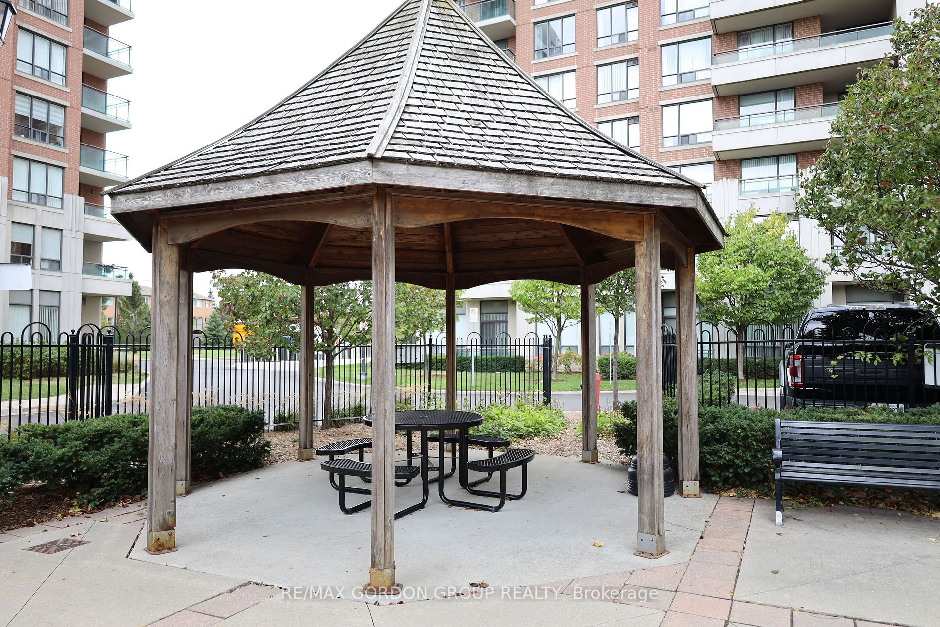 310 Red Maple Rd, #217