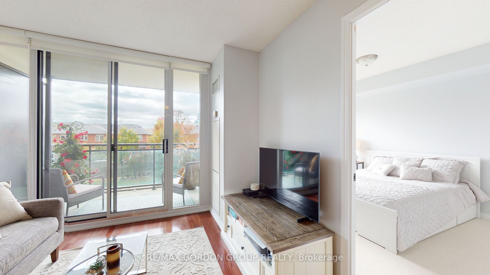 310 Red Maple Rd, #217