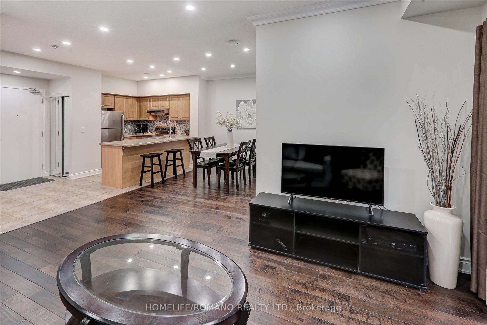 9431 Jane Street, #107