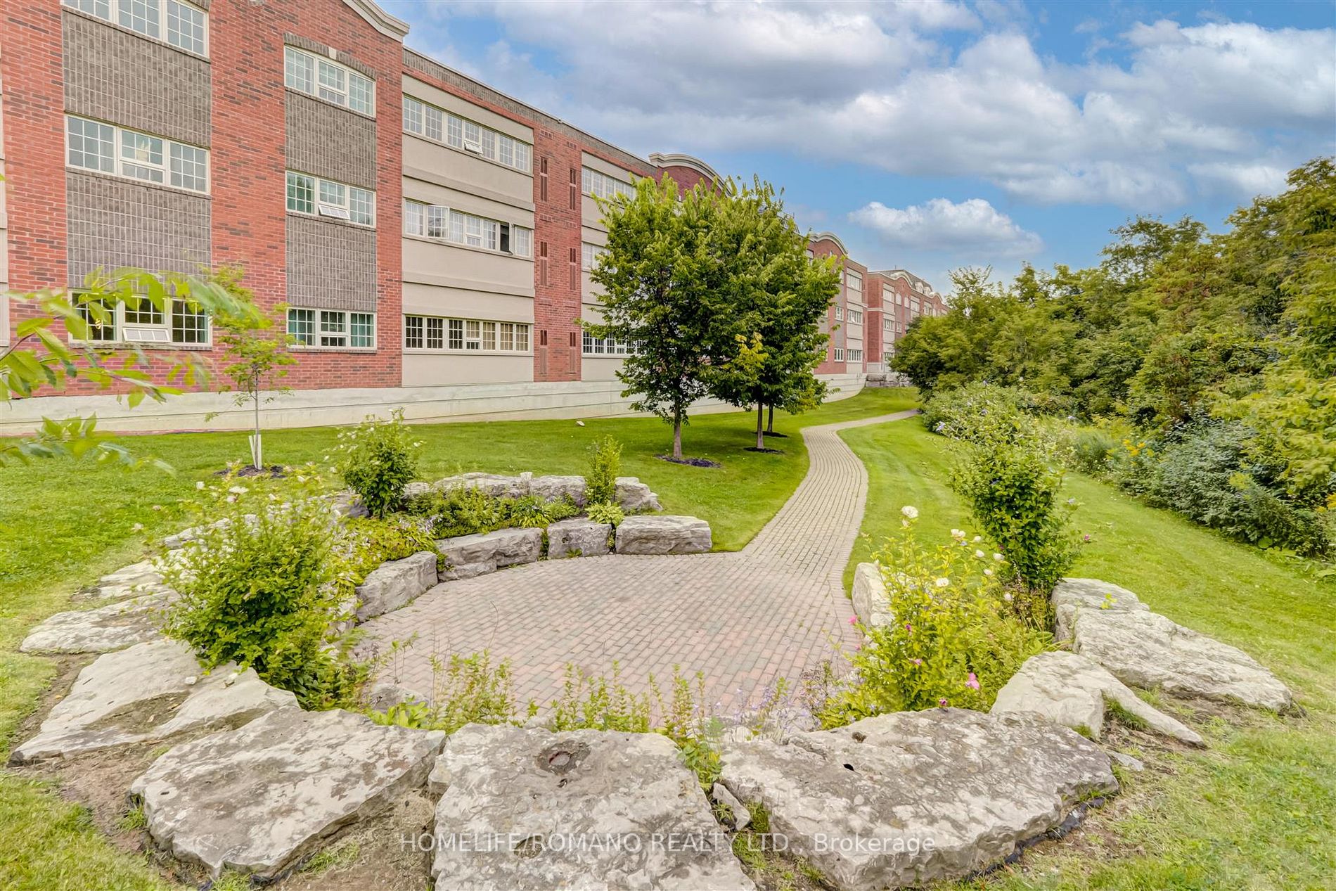 9431 Jane Street, #107