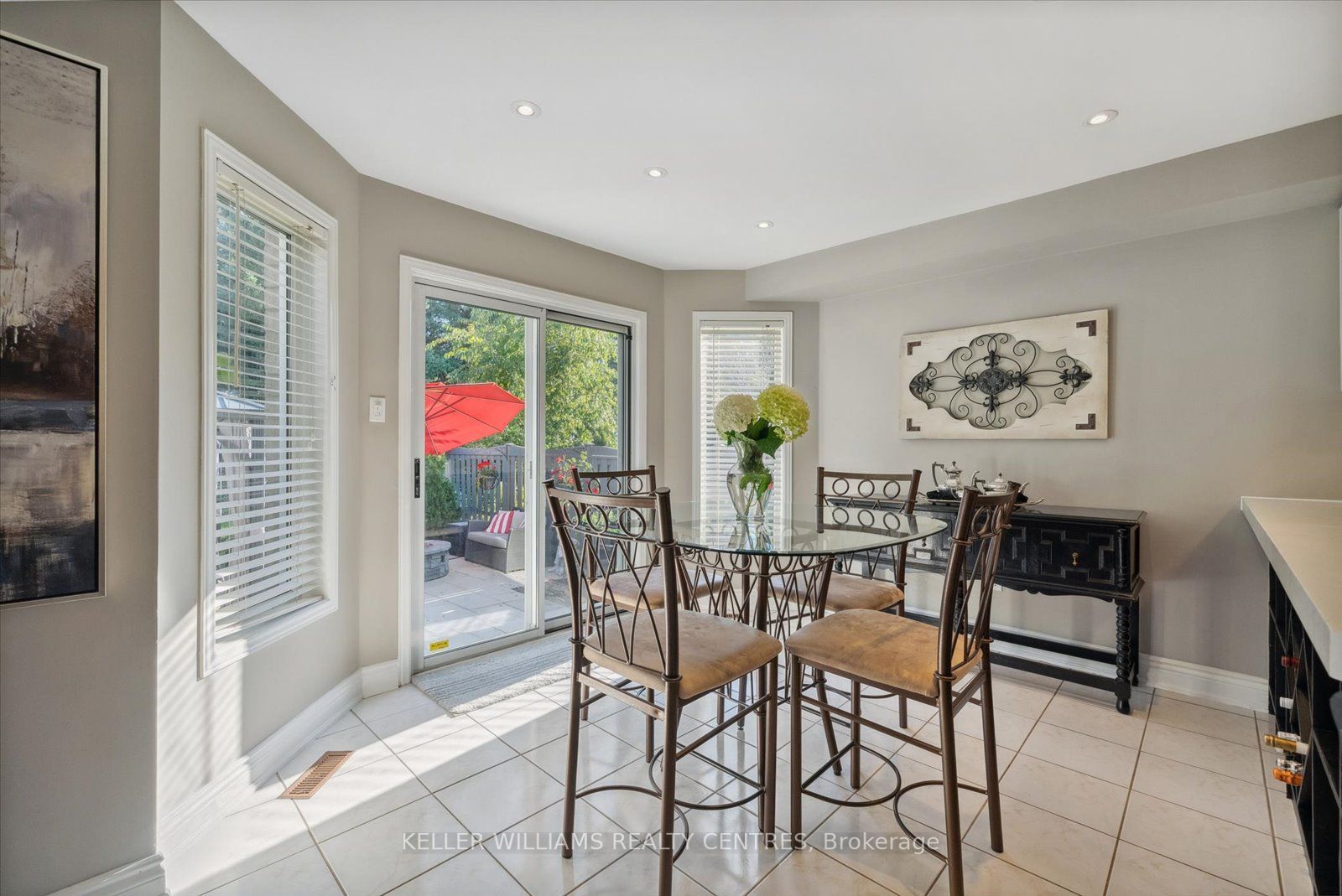 126 Hollybush Dr