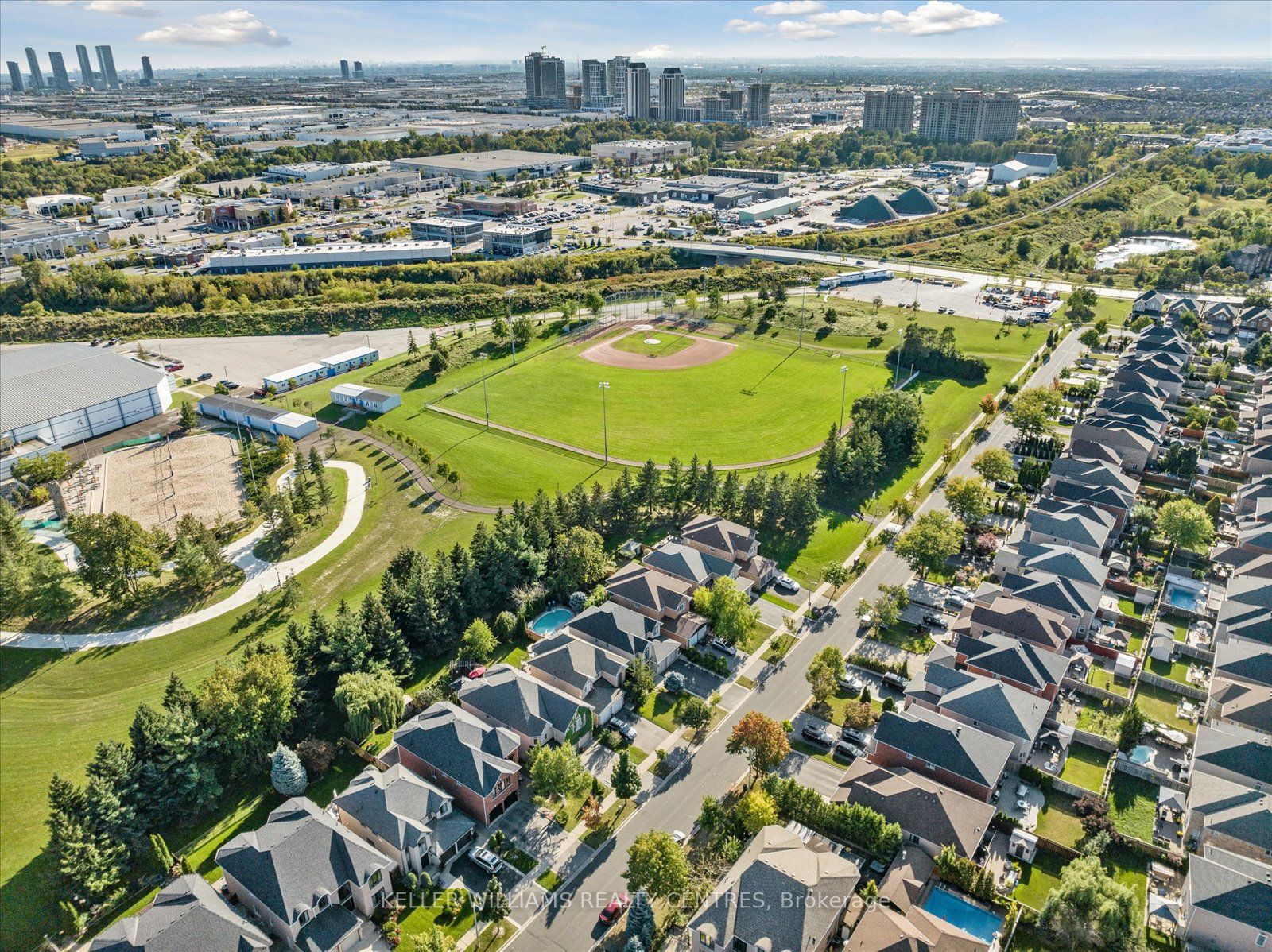 126 Hollybush Dr