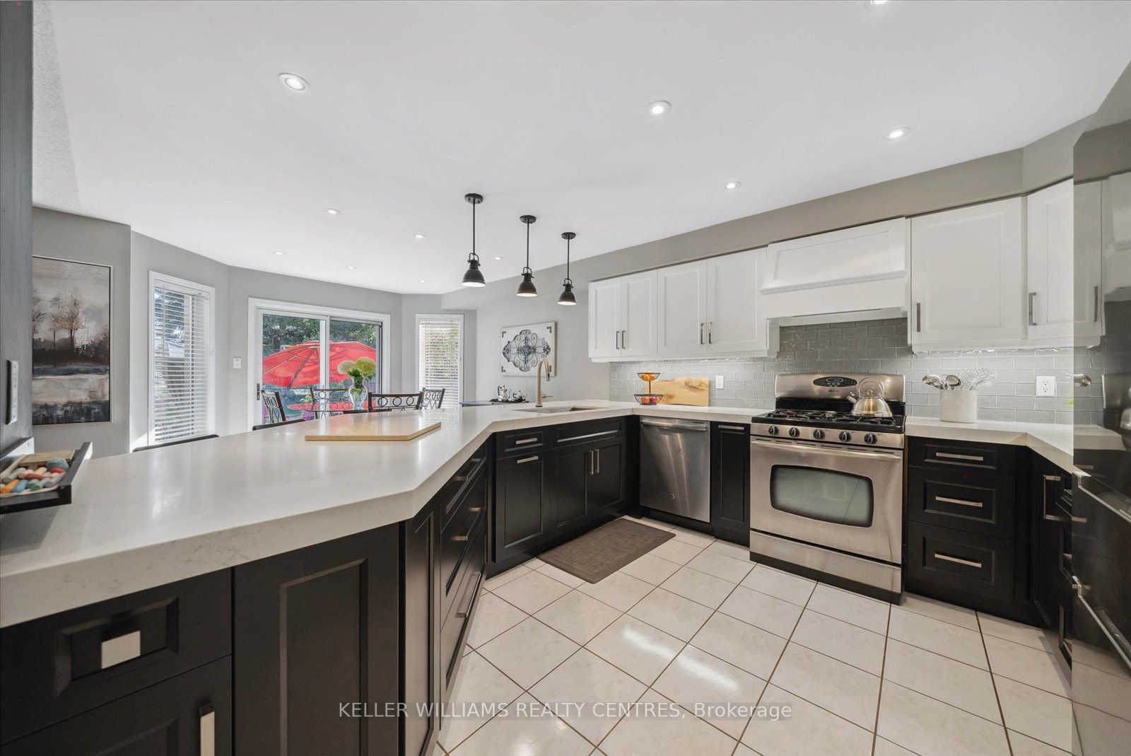 126 Hollybush Dr