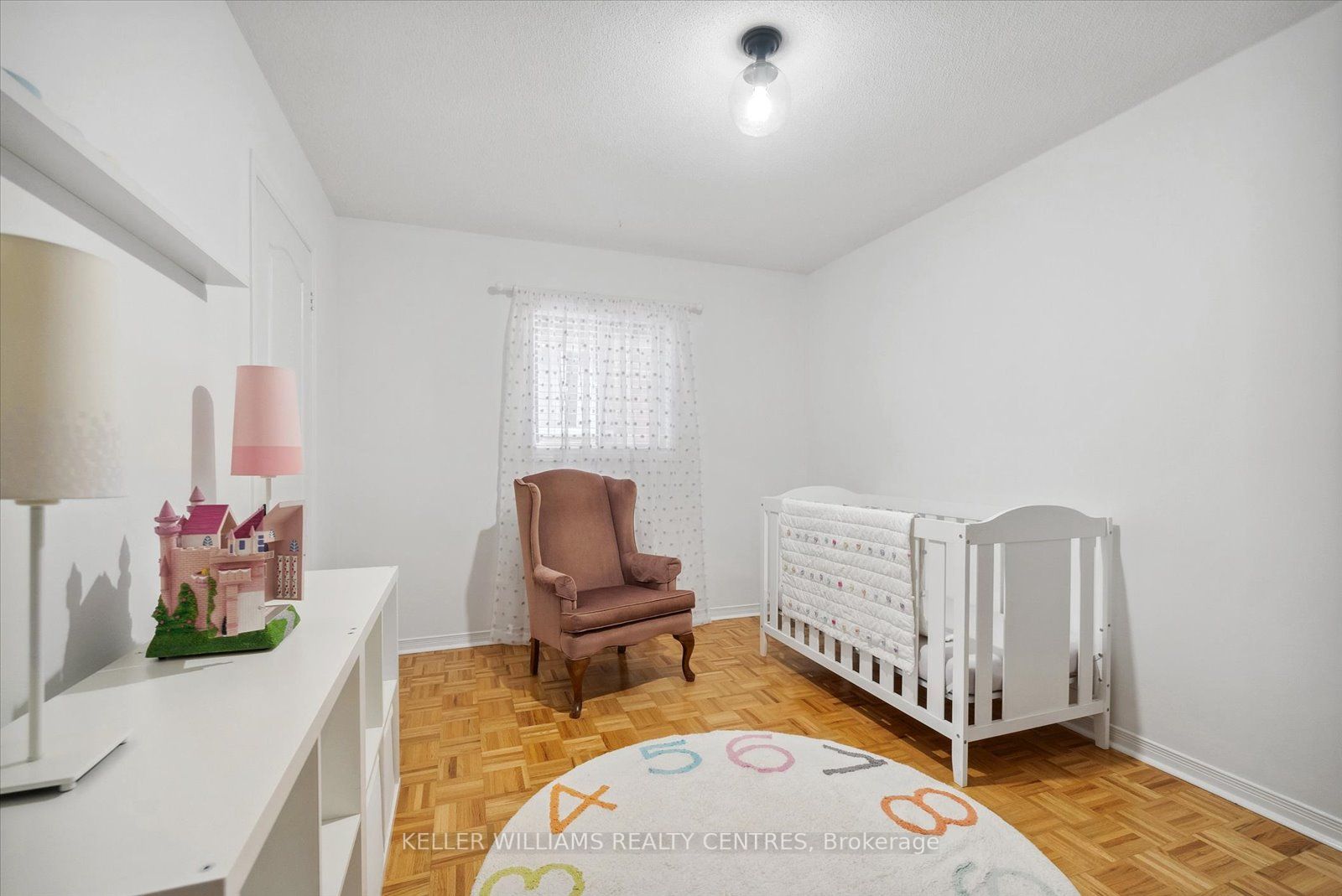 126 Hollybush Dr
