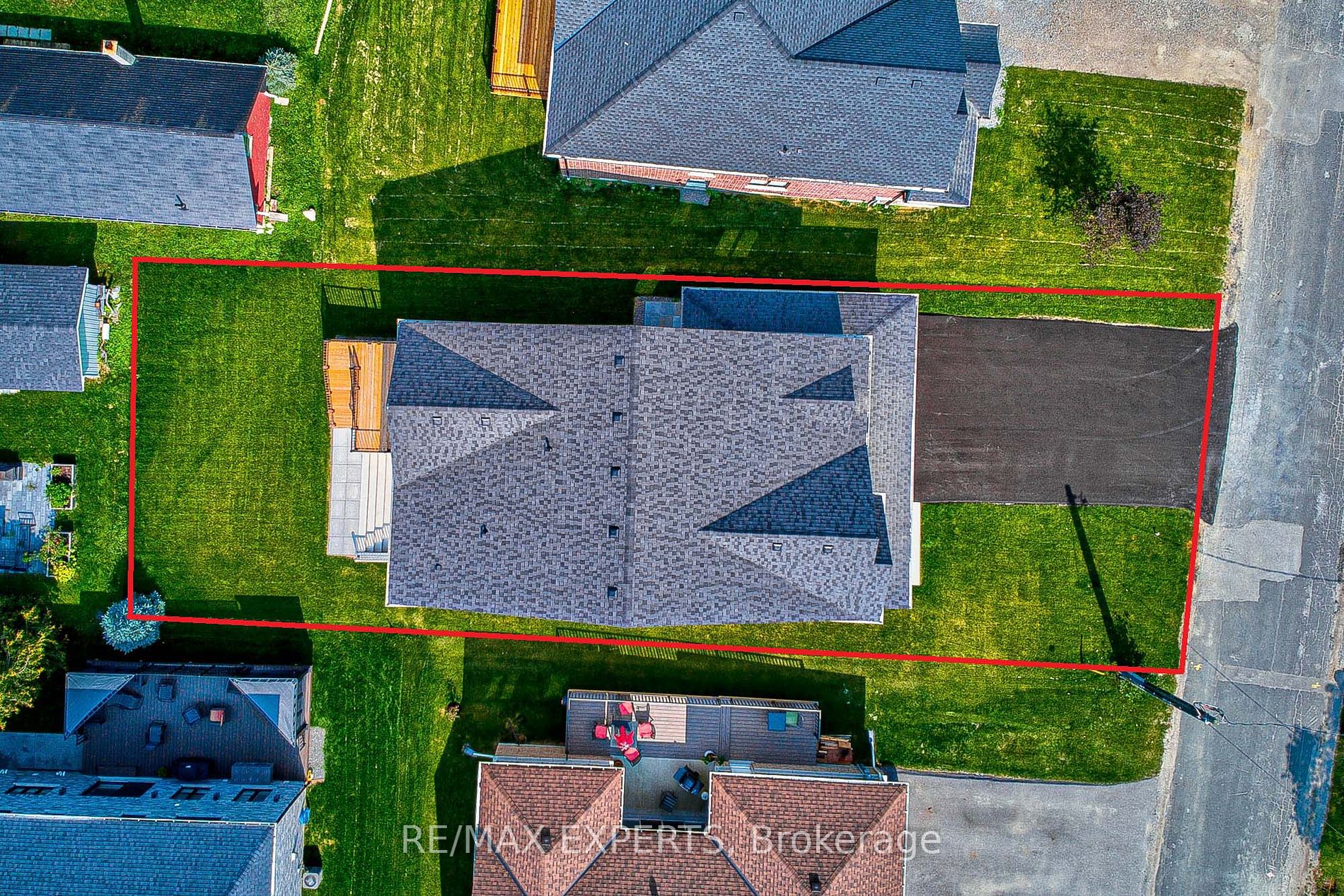 2A Centre Street E