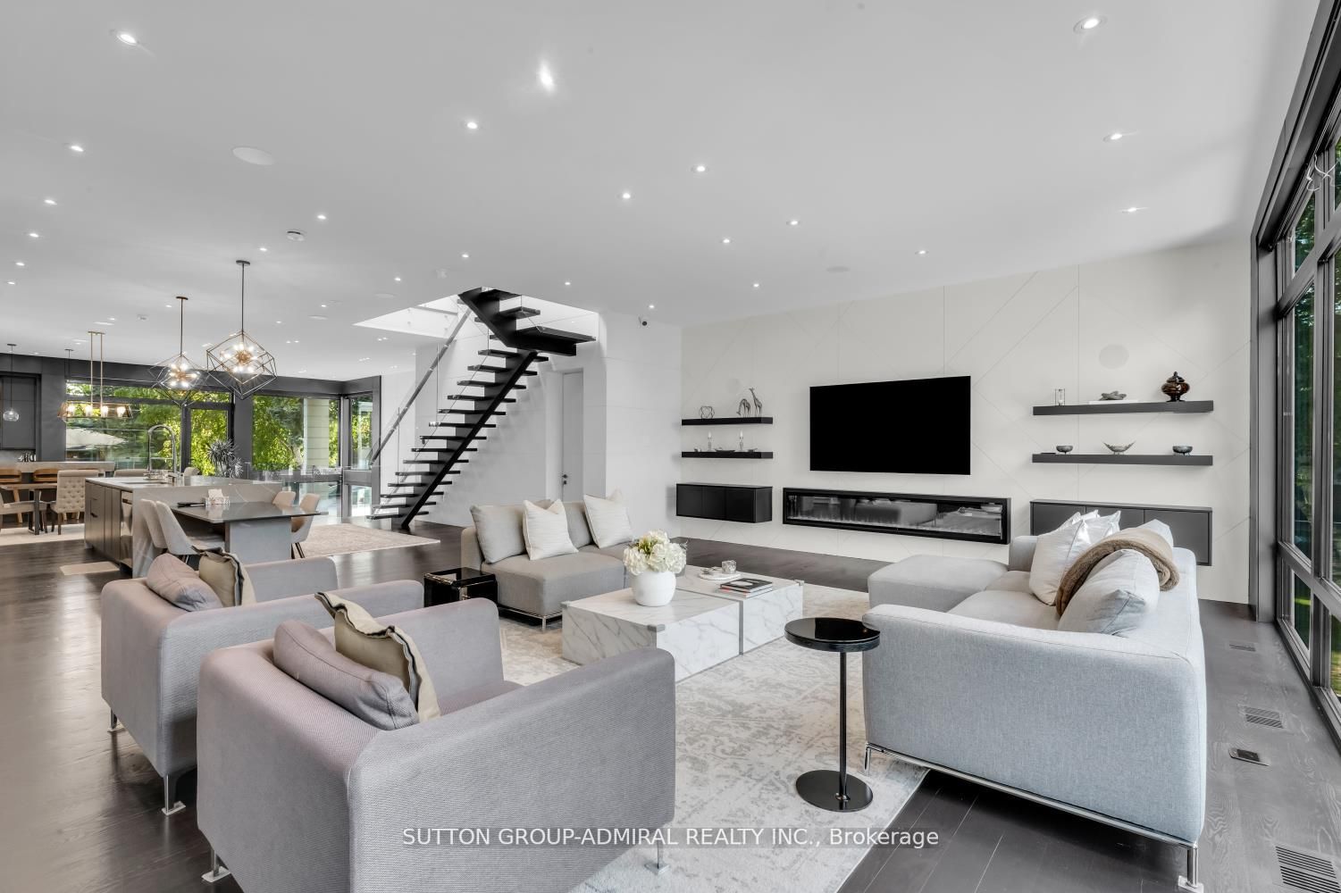 156 Garden Ave