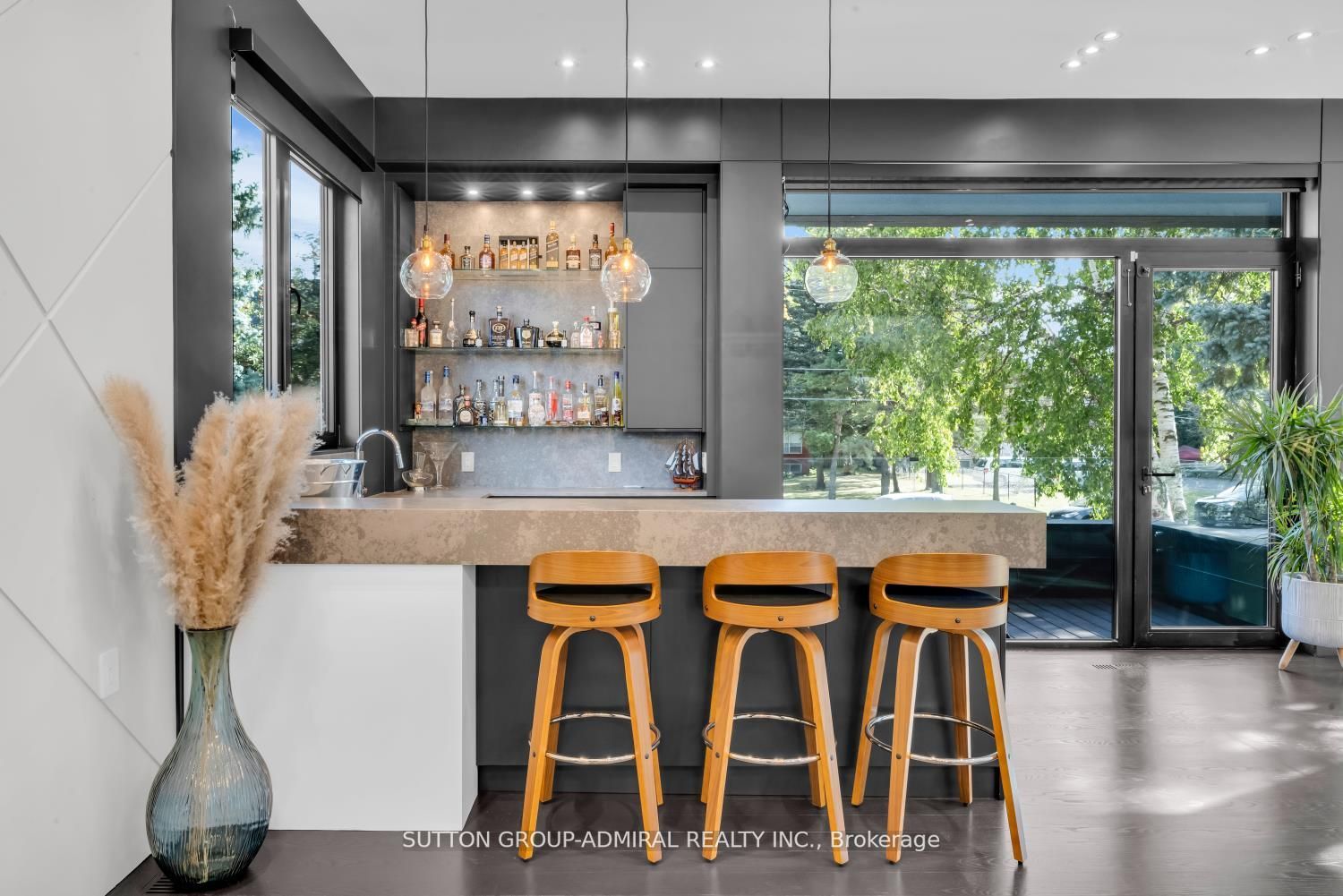 156 Garden Ave
