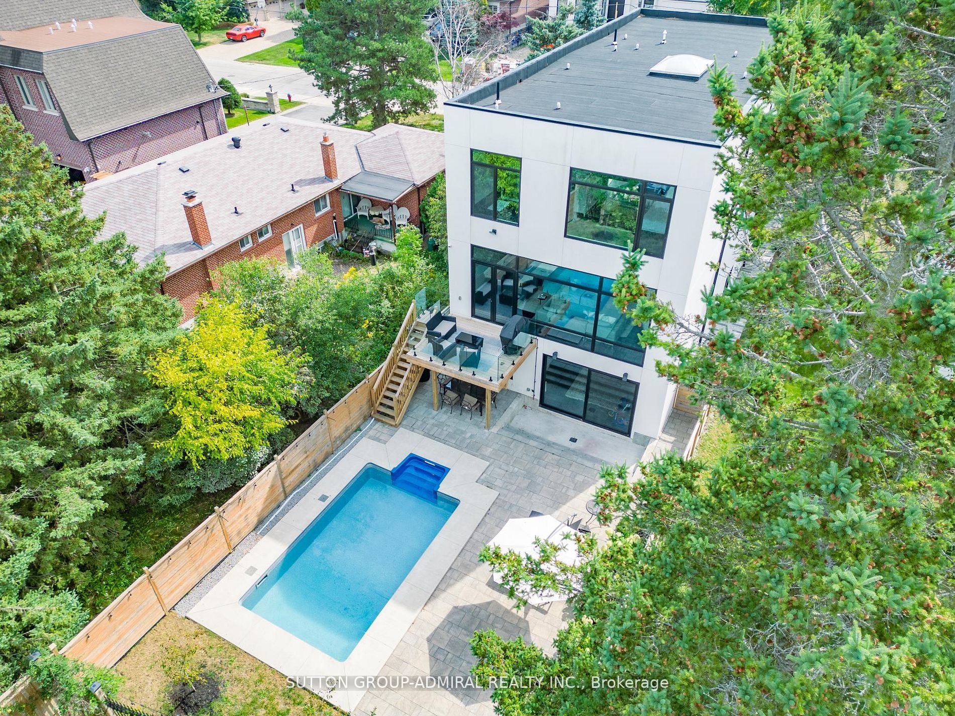 156 Garden Ave