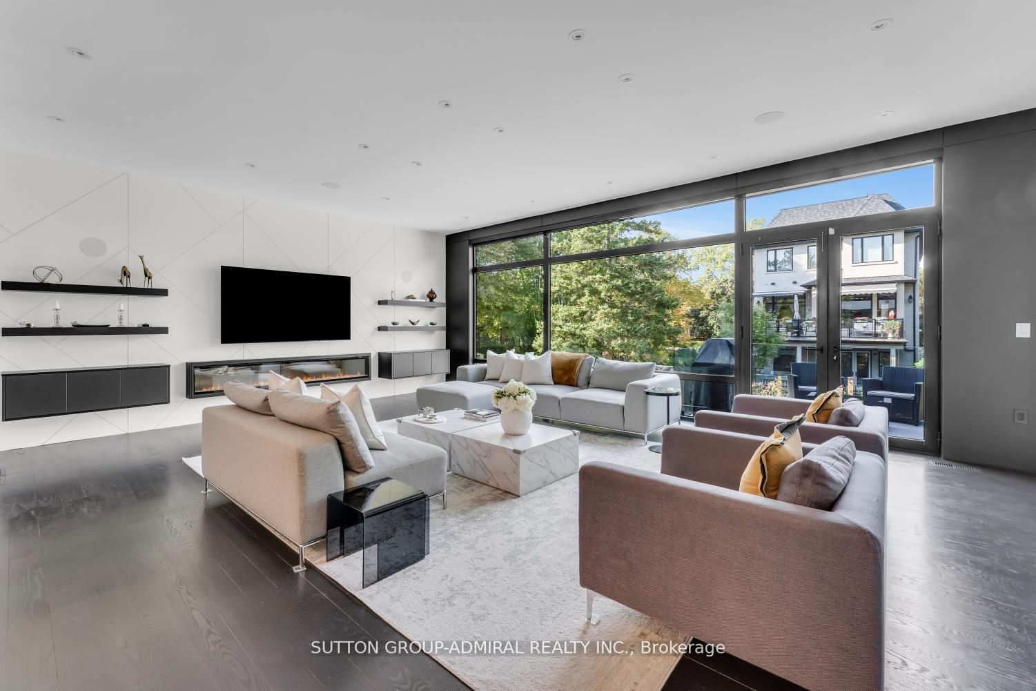 156 Garden Ave