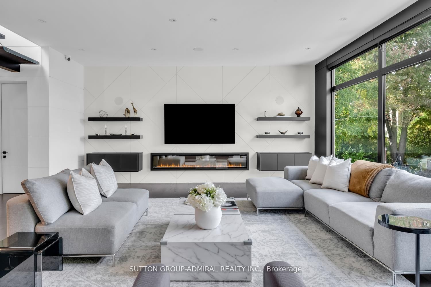156 Garden Ave