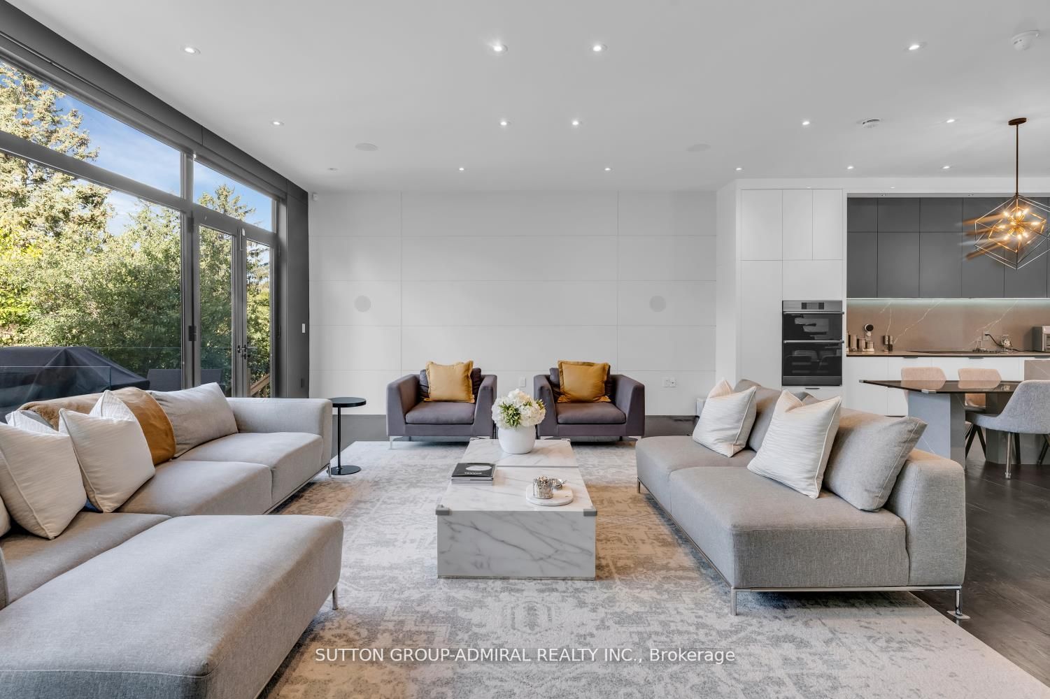 156 Garden Ave