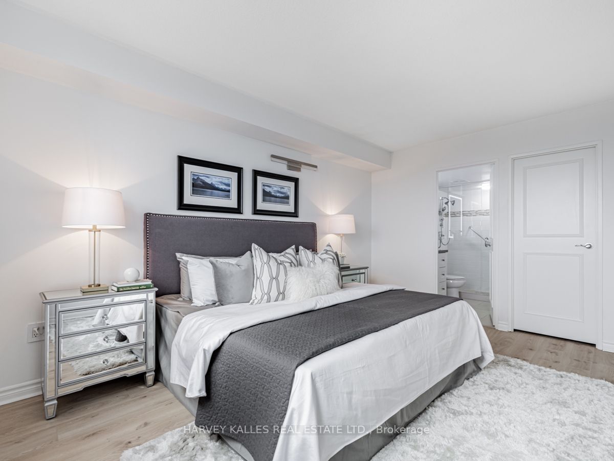 7601 Bathurst St, #609