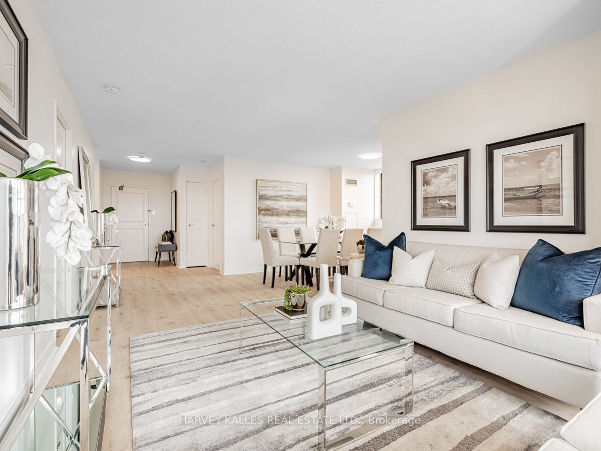 7601 Bathurst St, #609