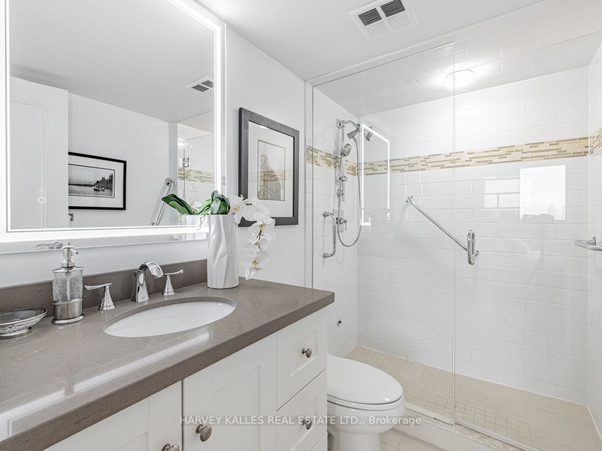 7601 Bathurst St, #609