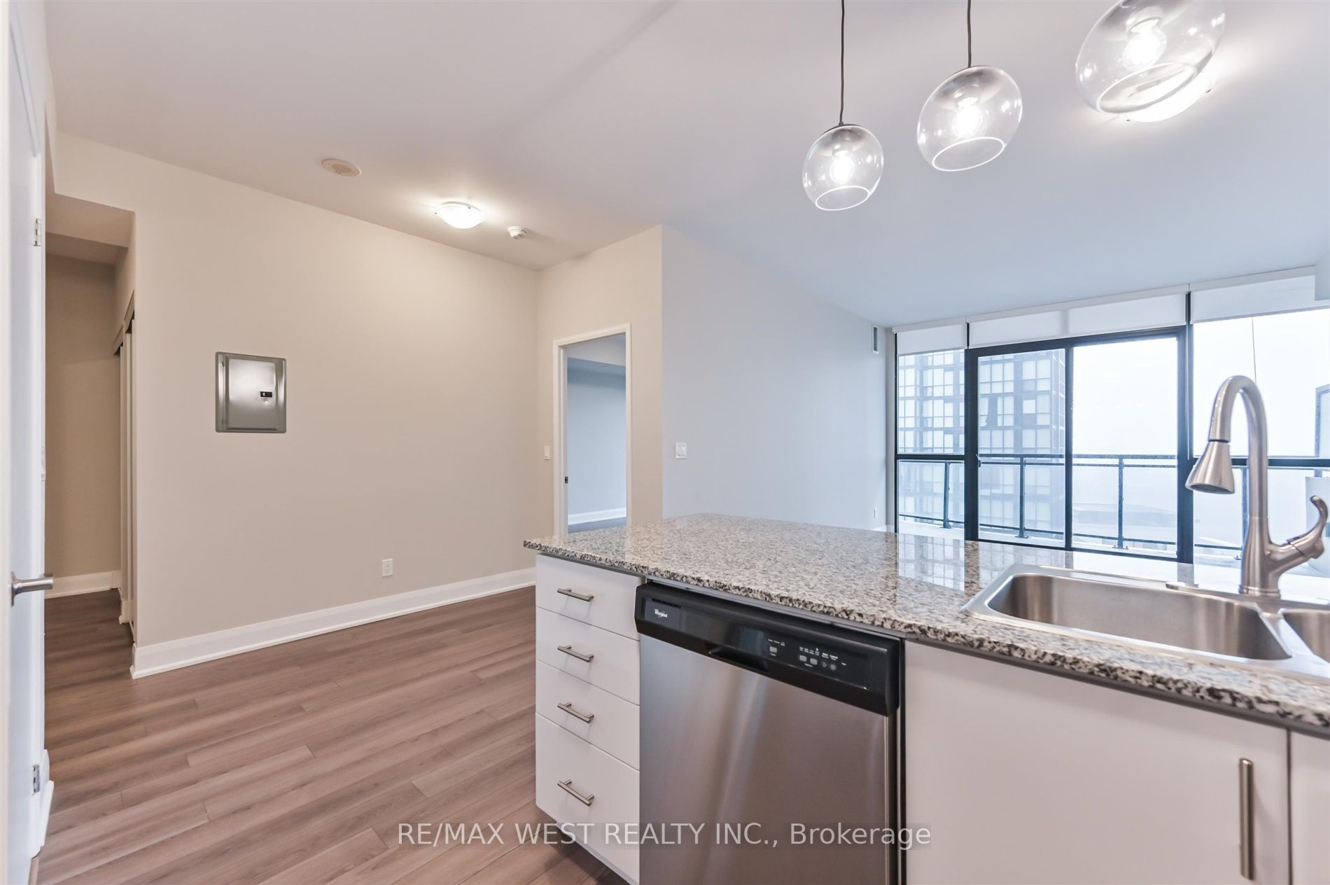 2900 Highway 7 Rd, #606