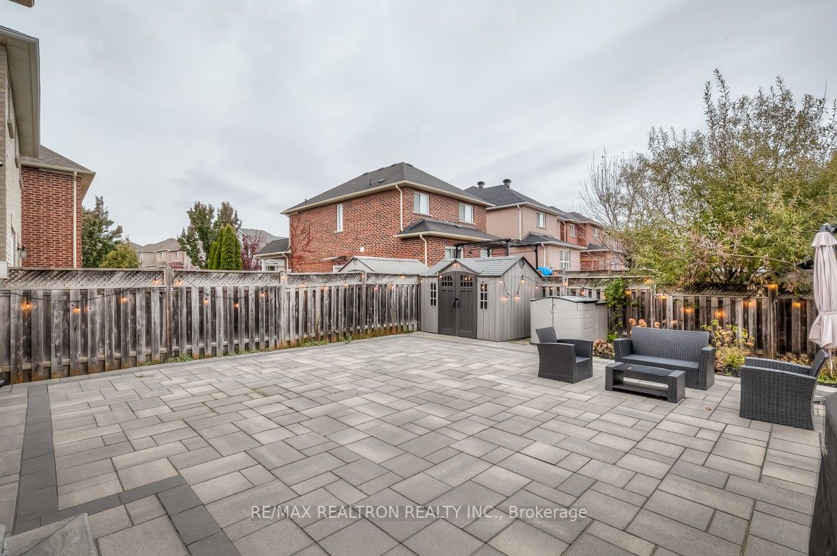 121 Manorheights St