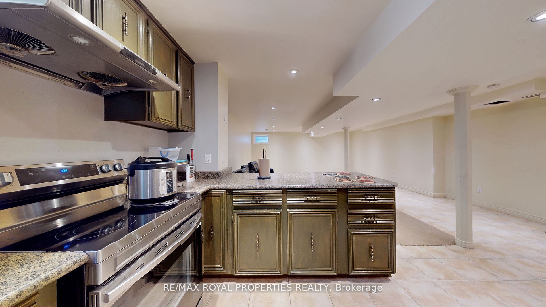 5 Mortson St