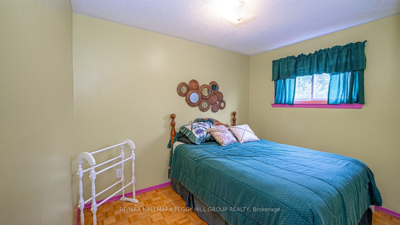 6 Larkdale Cres