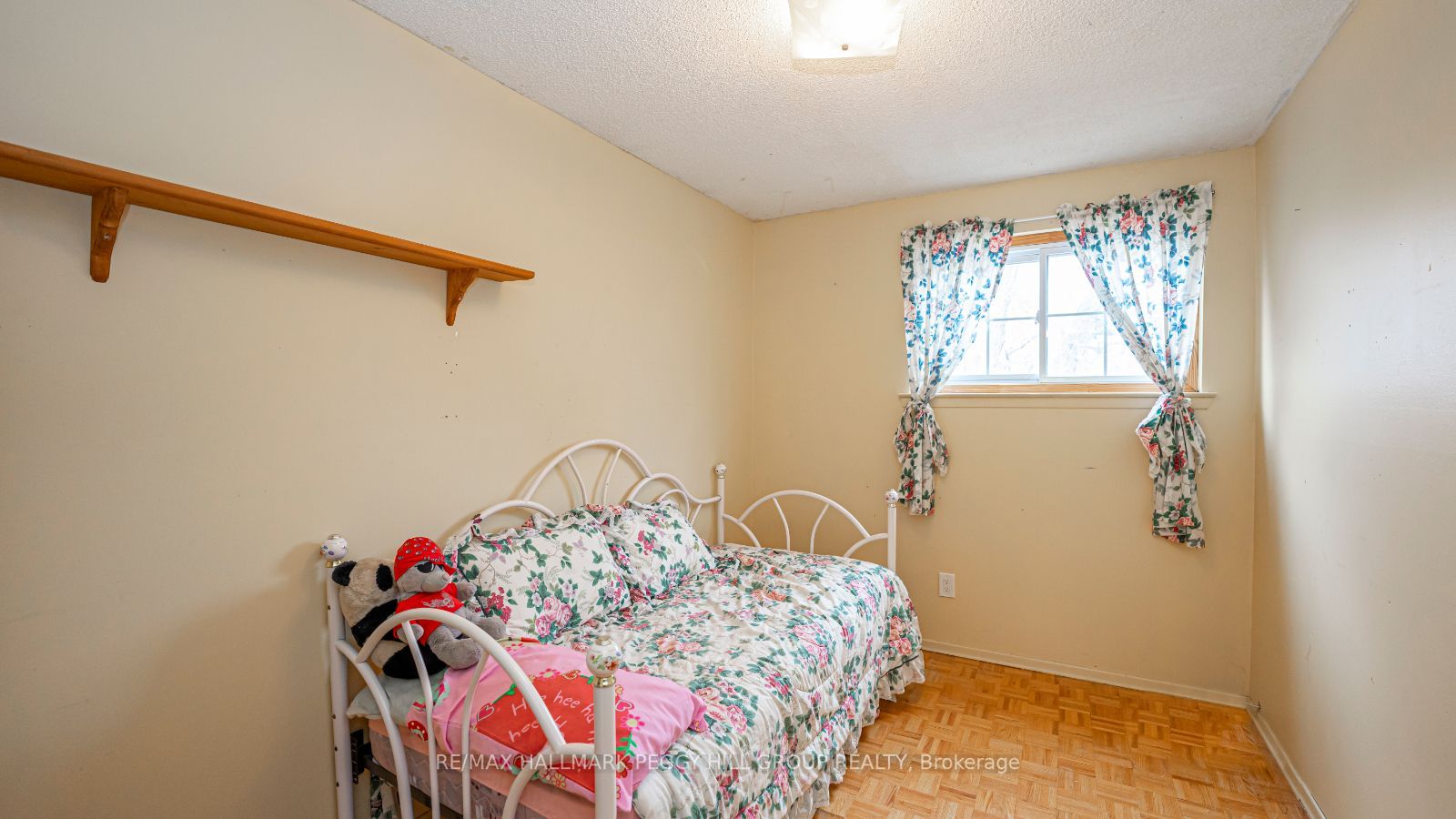6 Larkdale Cres