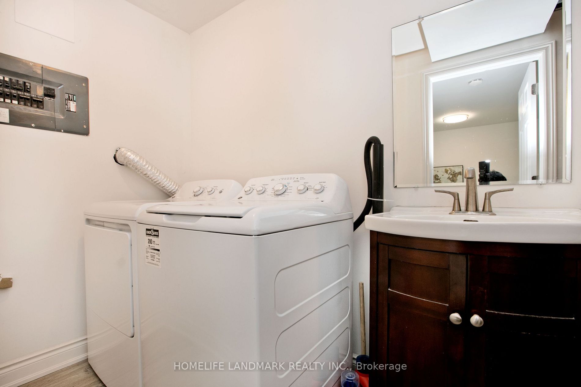 1672 John Street, #10