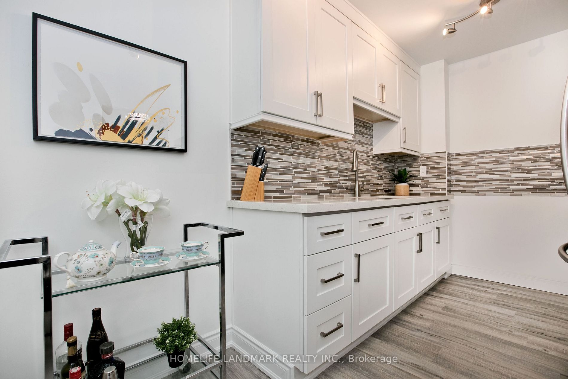 1672 John Street, #10