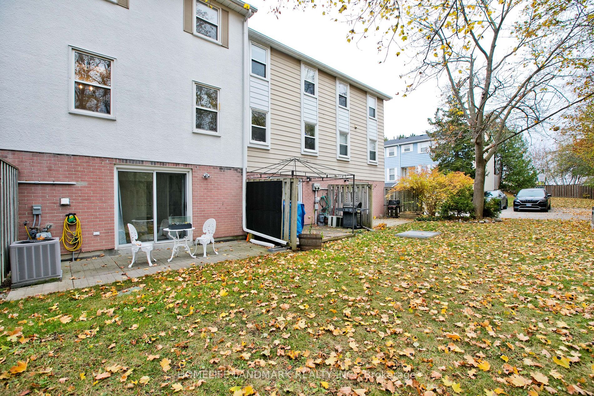 1672 John Street, #10
