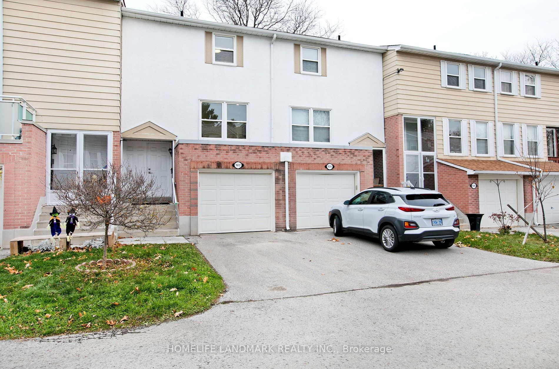 1672 John St, #10