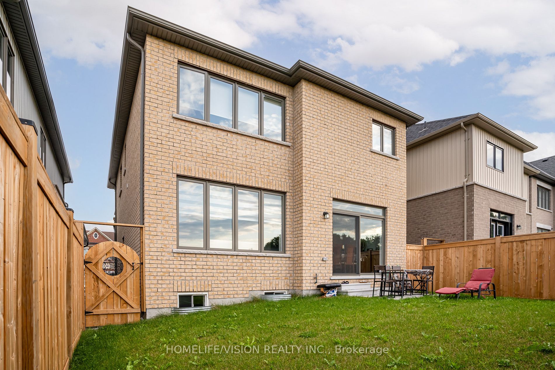 66 Chessington Ave