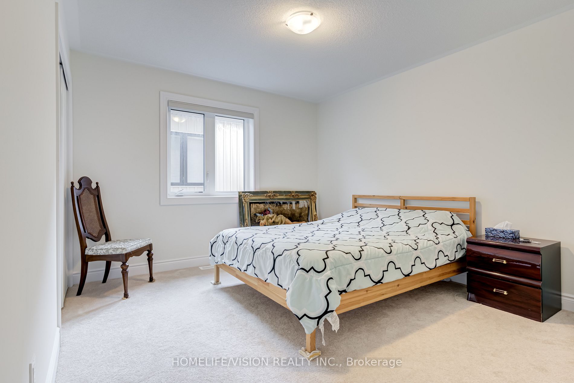 66 Chessington Ave