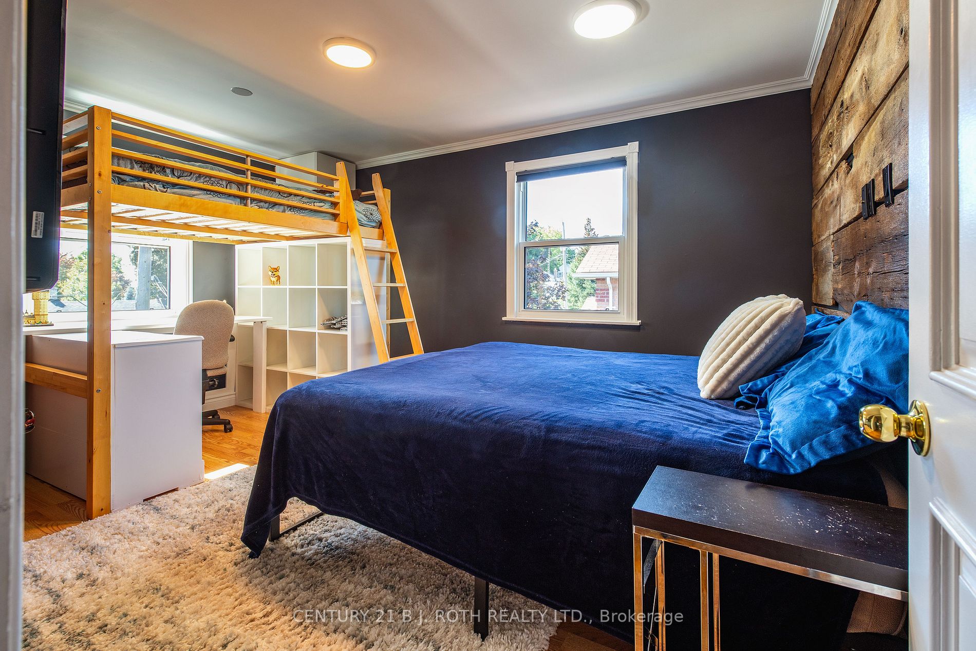 57 Hurd St