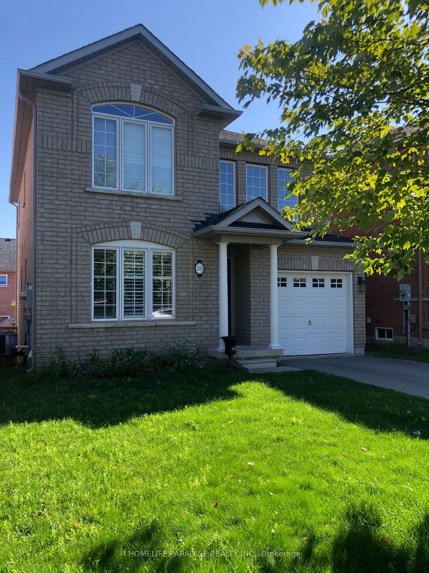 211 Knapton Dr N