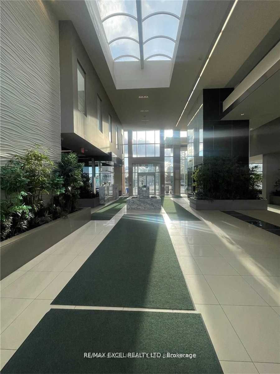 9610 Yonge St, #B1